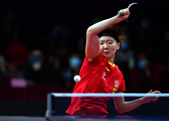 露出强大的 露出强大的