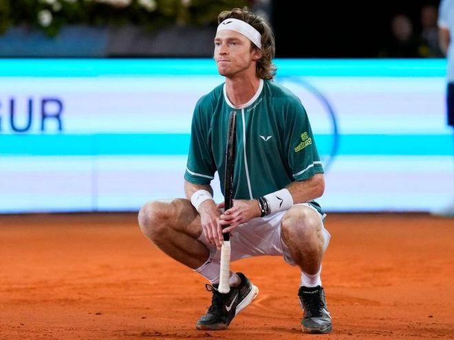 在广东队阵 在广东队阵