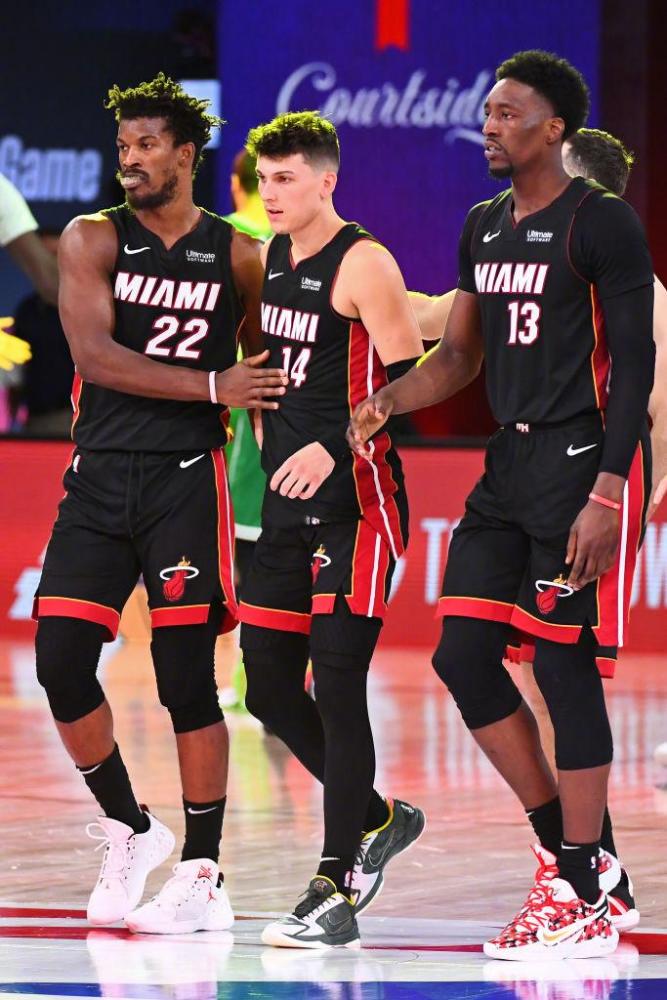 心球员的发 心球员的发